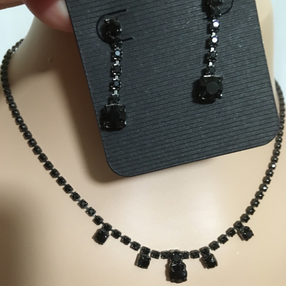 Black shiny stones choker & earrings. 19.5” long